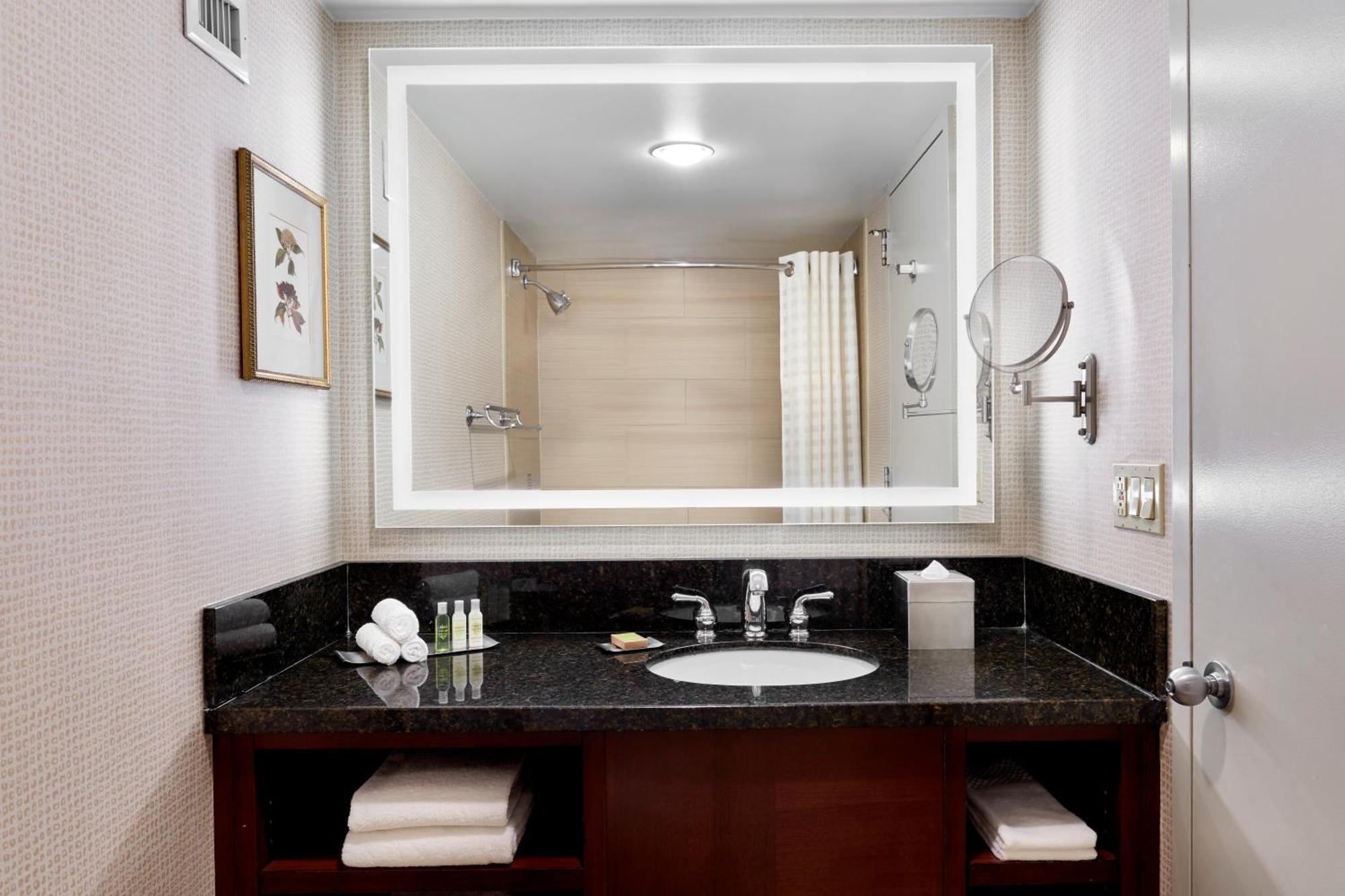 Doubletree By Hilton Hotel Philadelphia Center City Bagian luar foto